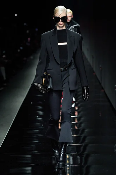Look 7